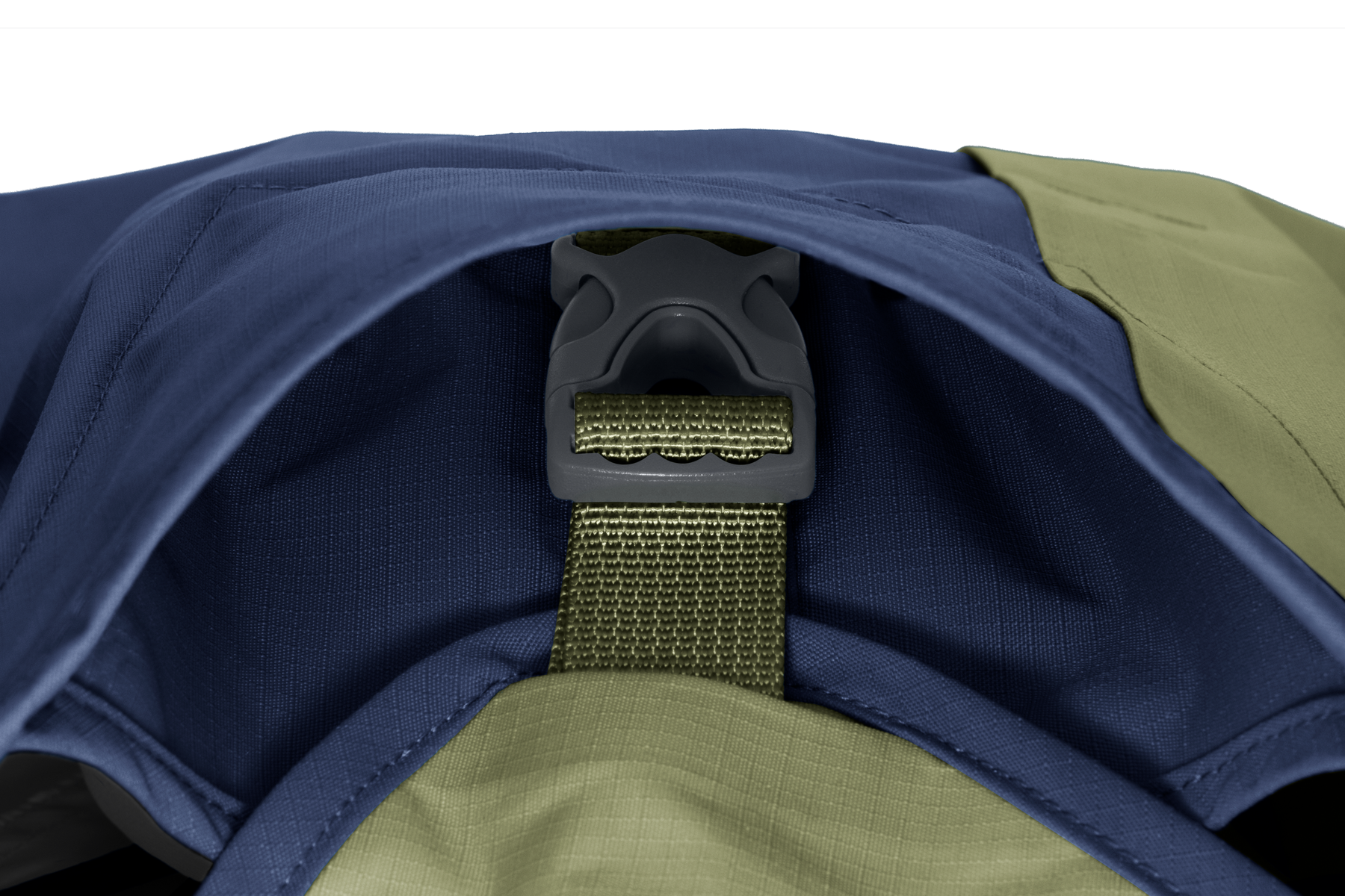 05303-Sun-Shower-Midnight-Blue-Buckle-Detail-SMALL.png