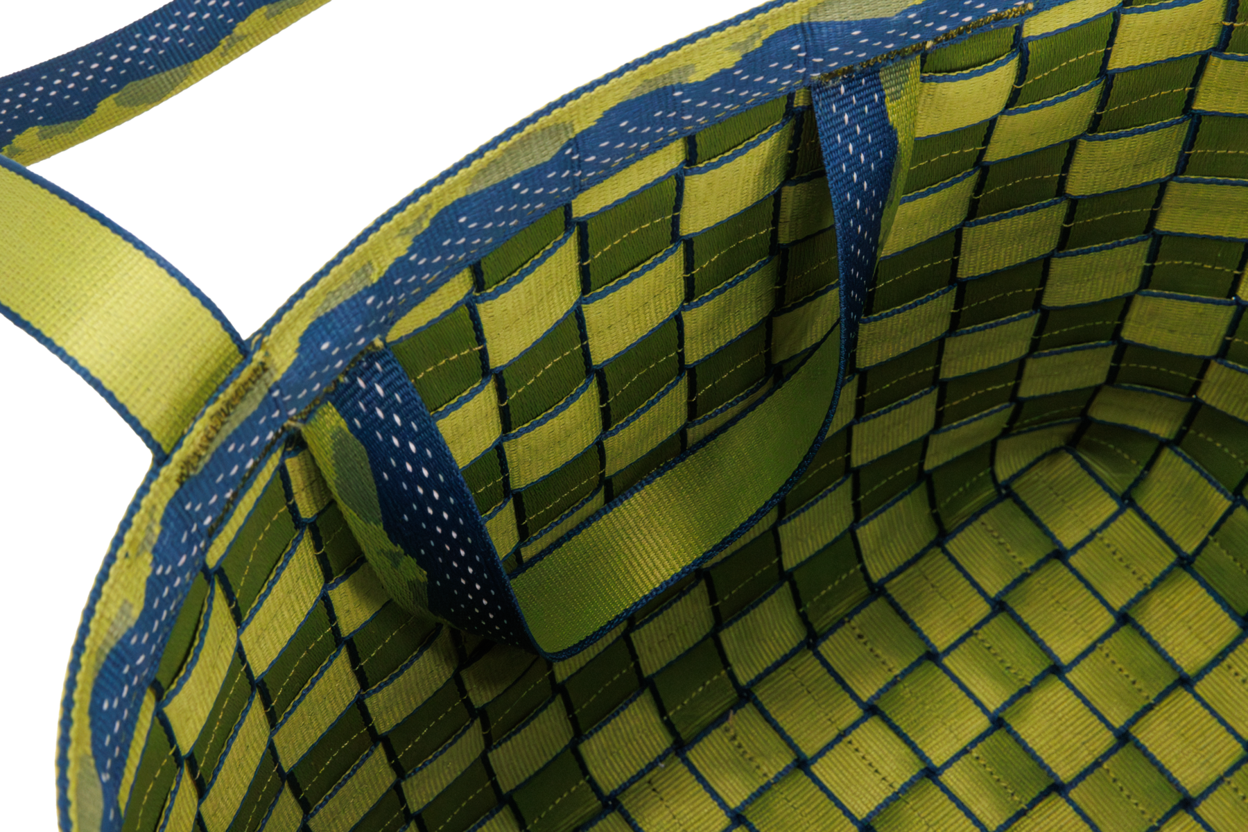 CompressedPNG-3689_Tote-Bag_Green-Hills_Inside-Handle_STUDIO.png